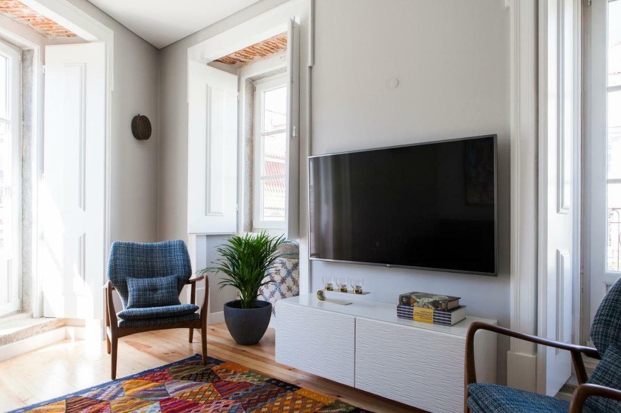 Alfama Sophisticate Flat With Balconies 2Bedrs 2Baths & Ac In 19Th Century Building Historic Center Appartement Lissabon Buitenkant foto