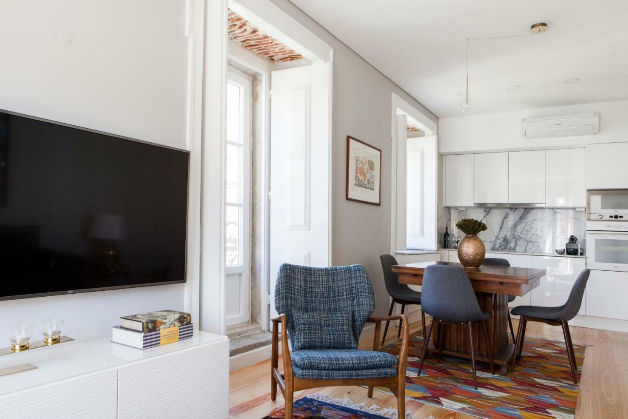 Alfama Sophisticate Flat With Balconies 2Bedrs 2Baths & Ac In 19Th Century Building Historic Center Appartement Lissabon Buitenkant foto